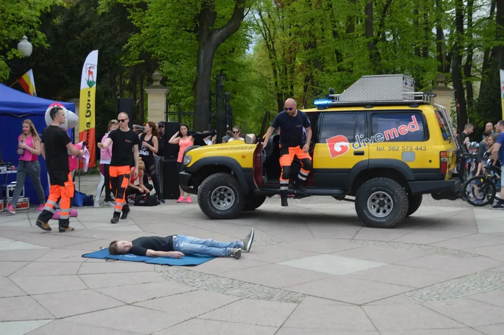 Jak organizacja sprzętu wpływa na pracę ratownika medycznego